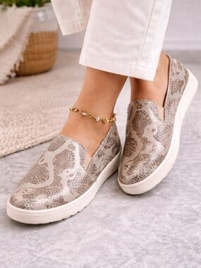 Naturalizer Snake Print Slip-On Loafers Comfort Chic Size 9